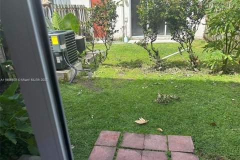 Townhouse in Homestead, Florida 3 bedrooms, 132.66 sq.m. № 1956840 - photo 6