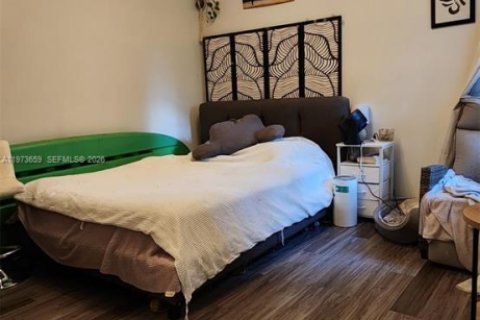 Condo in Miami, Florida, 1 bedroom  № 2034127 - photo 8