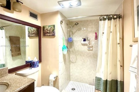 Condominio en venta en Pembroke Pines, Florida, 2 dormitorios, 108.7 m2 № 2076874 - foto 20