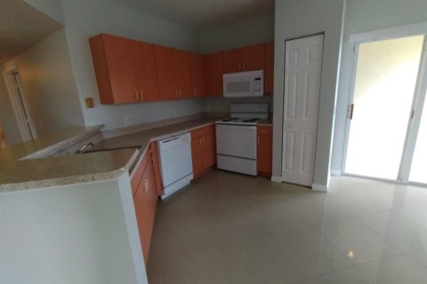 Condo in North Lauderdale, Florida, 3 bedrooms  № 2242020 - photo 13
