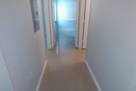 Condo in North Lauderdale, Florida, 3 bedrooms  № 2242020 - photo 3