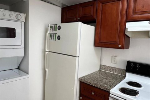 Condo in Lauderhill, Florida, 2 bedrooms  № 2085974 - photo 6