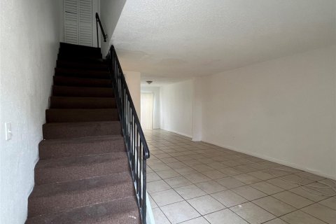 Condo in Lauderhill, Florida, 2 bedrooms  № 2085974 - photo 2