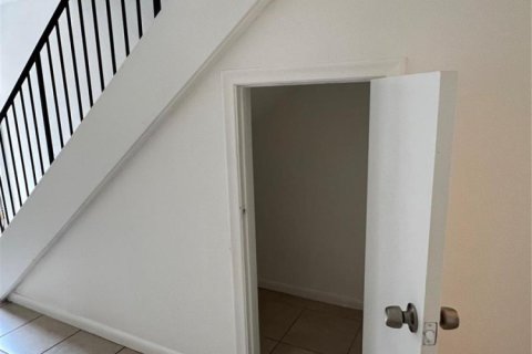 Condo in Lauderhill, Florida, 2 bedrooms  № 2085974 - photo 4