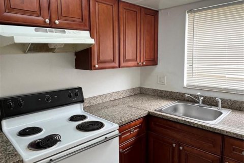 Condo in Lauderhill, Florida, 2 bedrooms  № 2085974 - photo 7