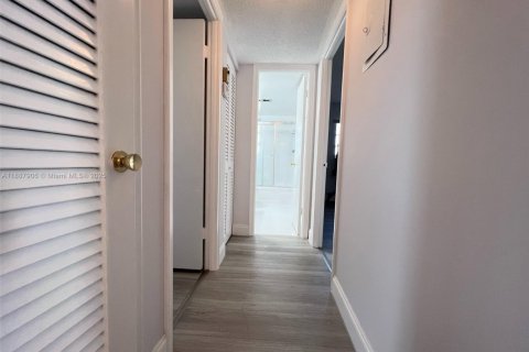 Copropriété à vendre à Hallandale Beach, Floride: 2 chambres, 101.45 m2 № 1940974 - photo 8