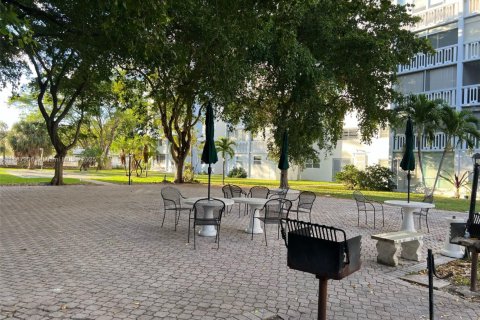 Copropriété à vendre à Hallandale Beach, Floride: 2 chambres, 101.45 m2 № 1940974 - photo 21