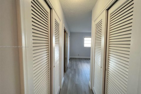 Copropriété à vendre à Hallandale Beach, Floride: 2 chambres, 101.45 m2 № 1940974 - photo 13