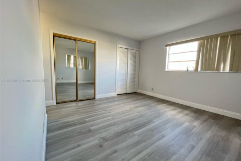 Copropriété à vendre à Hallandale Beach, Floride: 2 chambres, 101.45 m2 № 1940974 - photo 15