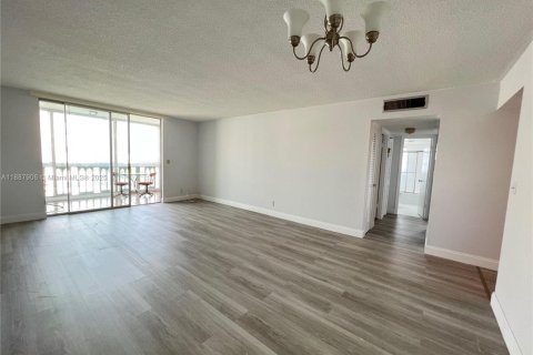 Copropriété à vendre à Hallandale Beach, Floride: 2 chambres, 101.45 m2 № 1940974 - photo 5