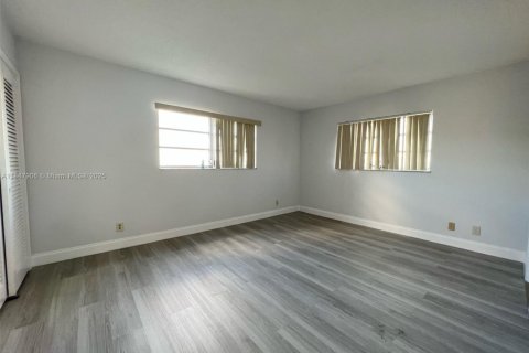 Copropriété à vendre à Hallandale Beach, Floride: 2 chambres, 101.45 m2 № 1940974 - photo 14