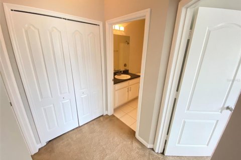 Condo in Orlando, Florida, 2 bedrooms  № 1873642 - photo 9