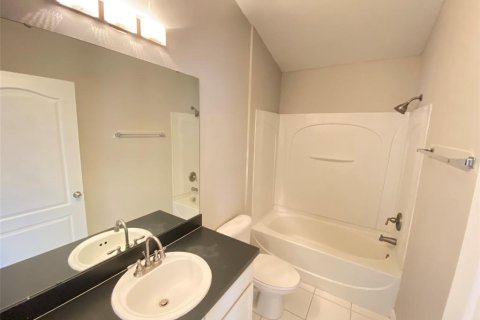 Condo in Orlando, Florida, 2 bedrooms  № 1873642 - photo 11