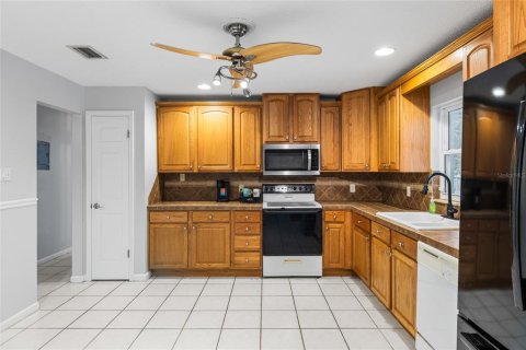 Villa ou maison à vendre à Plant City, Floride: 3 chambres, 188.59 m2 № 2337349 - photo 11