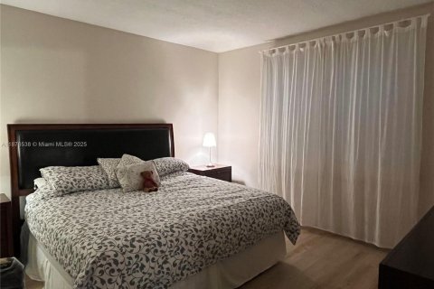 Condominio en alquiler en Pembroke Pines, Florida, 3 dormitorios, 123.56 m2 № 1927110 - foto 10