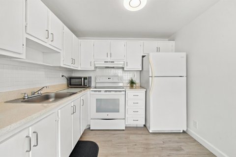 Copropriété à louer à Delray Beach, Floride: 1 chambre, 70.61 m2 № 2376240 - photo 12