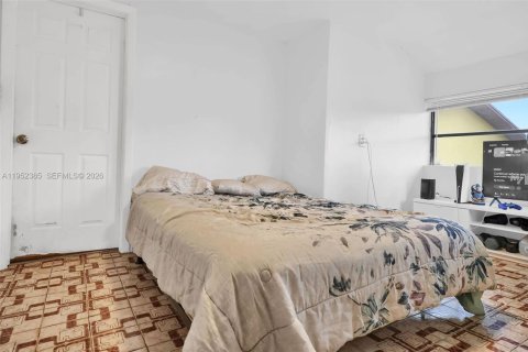 Casa en venta en Miami, Florida, 3 dormitorios, 206.24 m2 № 2011961 - foto 11