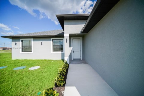 House in LaBelle, Florida 3 bedrooms, 139.82 sq.m. № 1739309 - photo 1