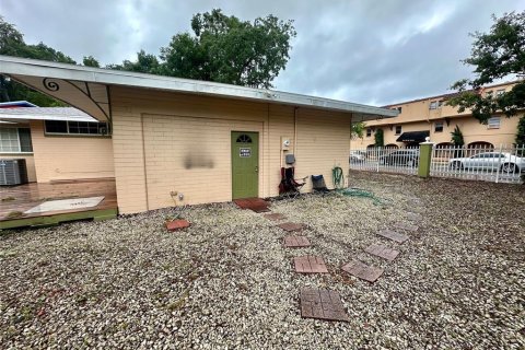 House in Gainesville, Florida 5 bedrooms, 241.64 sq.m. № 1421130 - photo 3