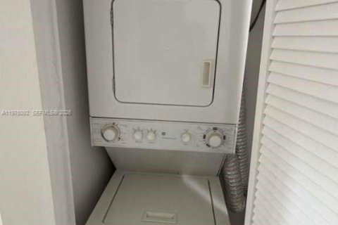 Copropriété à louer à Oakland Park, Floride: 1 chambre, 77.48 m2 № 2035877 - photo 14