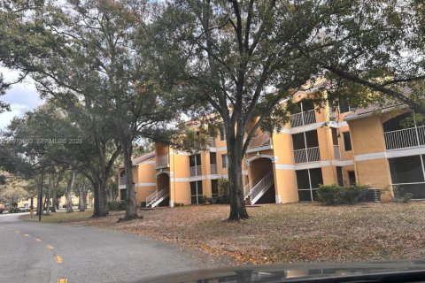 Copropriété à louer à Oakland Park, Floride: 1 chambre, 77.48 m2 № 2035877 - photo 3