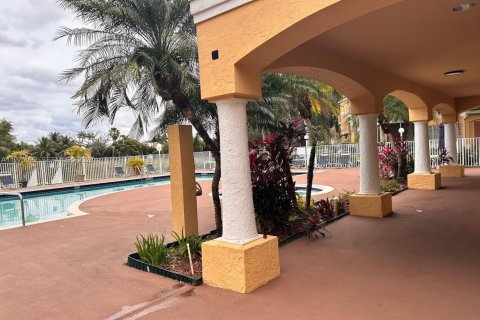 Copropriété à louer à Oakland Park, Floride: 1 chambre, 77.48 m2 № 2035877 - photo 11