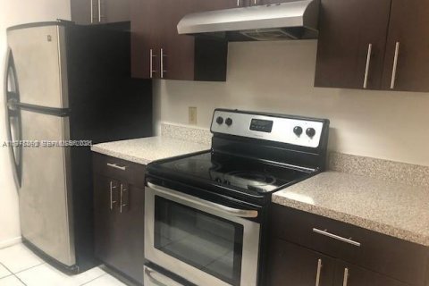 Copropriété à louer à Oakland Park, Floride: 1 chambre, 77.48 m2 № 2035877 - photo 6