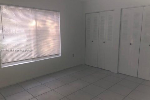 Copropriété à louer à Oakland Park, Floride: 1 chambre, 77.48 m2 № 2035877 - photo 7
