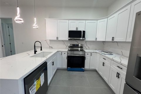 Casa en alquiler en Port Charlotte, Florida, 3 dormitorios, 134.89 m2 № 2112354 - foto 8