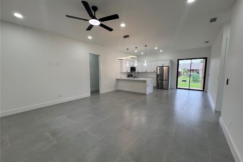 Casa en alquiler en Port Charlotte, Florida, 3 dormitorios, 134.89 m2 № 2112354 - foto 3