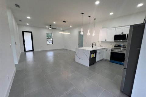 Casa en alquiler en Port Charlotte, Florida, 3 dormitorios, 134.89 m2 № 2112354 - foto 7