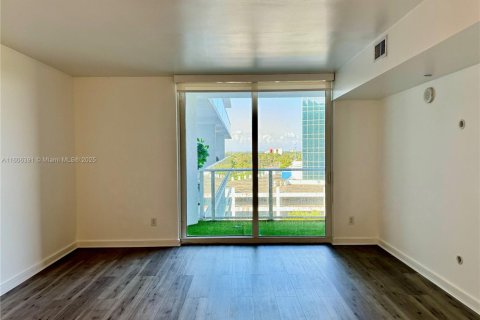 Купить кондоминиум в Майами, Флорида 45.34м2, № 1961499 - фото 8