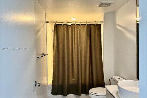 Купить кондоминиум в Майами, Флорида 45.34м2, № 1961499 - фото 13