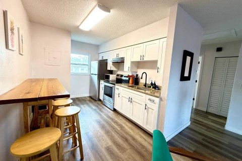 Appartement à louer à Pinellas Park, Floride: 2 chambres, 67.91 m2 № 2419962 - photo 2