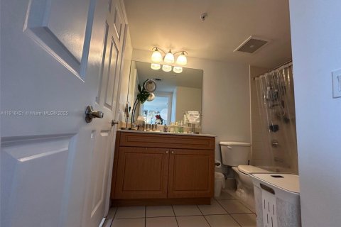 Купить кондоминиум в Майами, Флорида 1 спальня, 65.96м2, № 1971893 - фото 13