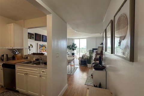 Купить кондоминиум в Майами, Флорида 1 спальня, 65.96м2, № 1971893 - фото 7