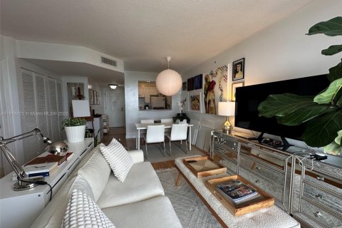 Купить кондоминиум в Майами, Флорида 1 спальня, 65.96м2, № 1971893 - фото 8