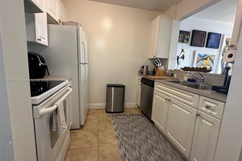 Купить кондоминиум в Майами, Флорида 1 спальня, 65.96м2, № 1971893 - фото 3