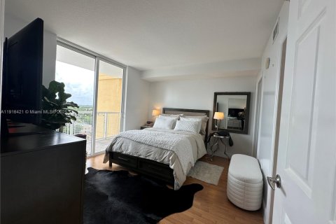 Купить кондоминиум в Майами, Флорида 1 спальня, 65.96м2, № 1971893 - фото 4
