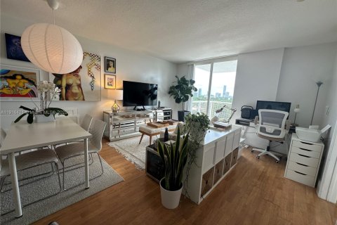 Купить кондоминиум в Майами, Флорида 1 спальня, 65.96м2, № 1971893 - фото 9