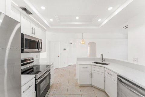 Снять в аренду виллу или дом в Порт-Сент-Луси, Флорида 3 спальни, 144.83м2, № 1919964 - фото 10