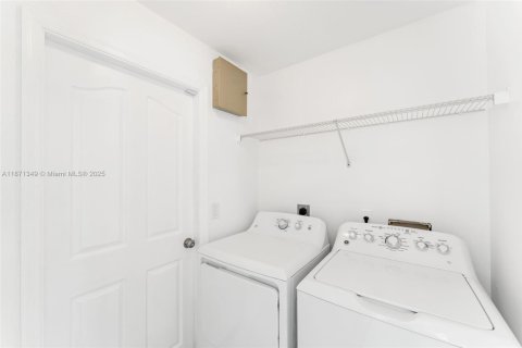 Снять в аренду виллу или дом в Порт-Сент-Луси, Флорида 3 спальни, 144.83м2, № 1919964 - фото 22