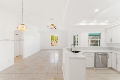 Снять в аренду виллу или дом в Порт-Сент-Луси, Флорида 3 спальни, 144.83м2, № 1919964 - фото 8