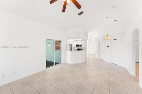 Снять в аренду виллу или дом в Порт-Сент-Луси, Флорида 3 спальни, 144.83м2, № 1919964 - фото 11