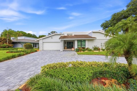 House in Delray Beach, Florida 3 bedrooms, 227.61 sq.m. № 2188462