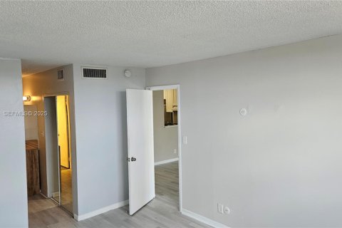 Copropriété à louer à Plantation, Floride: 1 chambre, 87.33 m2 № 1976425 - photo 8