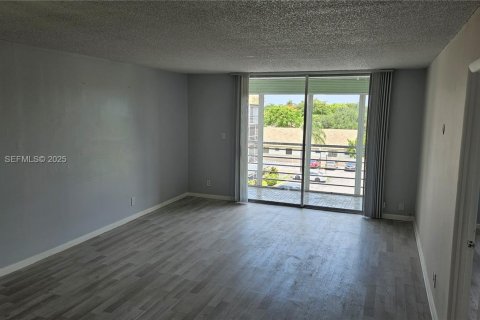 Copropriété à louer à Plantation, Floride: 1 chambre, 87.33 m2 № 1976425 - photo 2