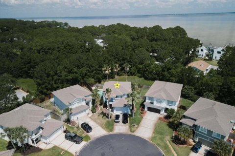 Villa ou maison à vendre à Miramar Beach, Floride: 4 chambres, 241.45 m2 № 562278 - photo 1