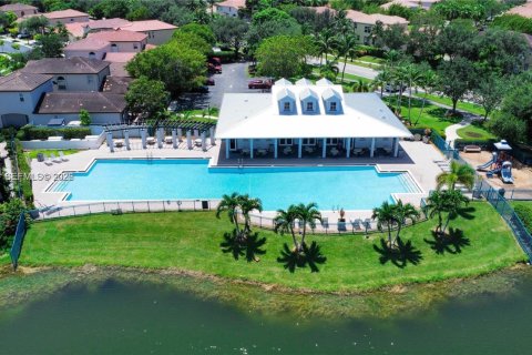 Villa ou maison à vendre à Homestead, Floride: 4 chambres, 181.44 m2 № 2008817 - photo 17