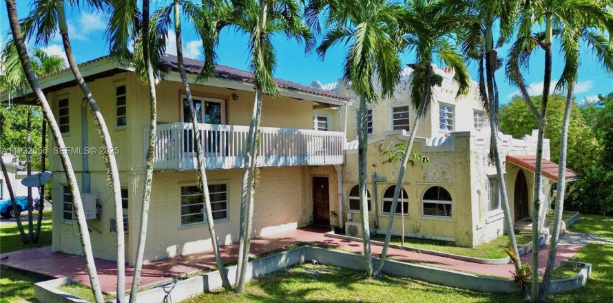 Дом в Бискейн-Парк, Флорида 5 спален, 365.38м2 № 1991478